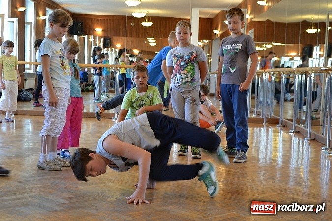 Zdjęcie w galerii na portalu naszraciborz.pl: Breakdance króluje na parkiecie Strzechy wiadomości z regionu