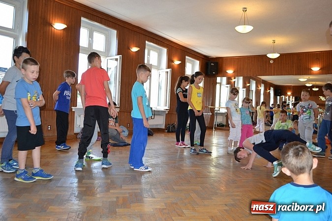 Zdjęcie w galerii na portalu naszraciborz.pl: Breakdance króluje na parkiecie Strzechy wiadomości z regionu