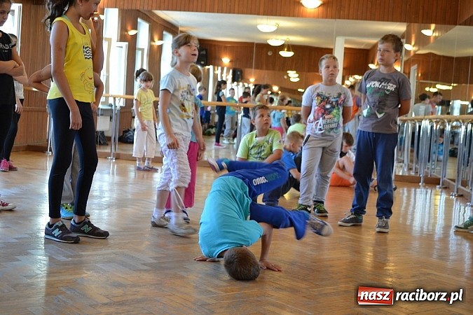 Zdjęcie w galerii na portalu naszraciborz.pl: Breakdance króluje na parkiecie Strzechy wiadomości z regionu