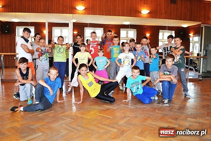 Zdjęcie w galerii na portalu naszraciborz.pl: Breakdance króluje na parkiecie Strzechy wiadomości z regionu