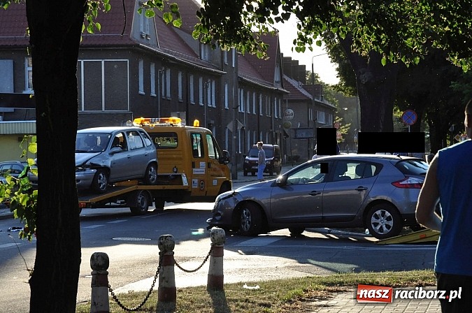 Zdjęcie w galerii na portalu naszraciborz.pl: Kiedy wreszcie coś zrobią z tym skrzyżowaniem! wiadomości z regionu