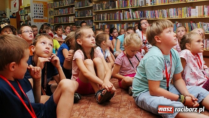 Zdjęcie w galerii na portalu naszraciborz.pl: Olimpijskie zajęcia dla dzieci w raciborskiej bibliotece z Ryszardem Wolnym wiadomości z regionu