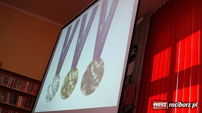 Zdjęcie w galerii na portalu naszraciborz.pl: Olimpijskie zajęcia dla dzieci w raciborskiej bibliotece z Ryszardem Wolnym wiadomości z regionu