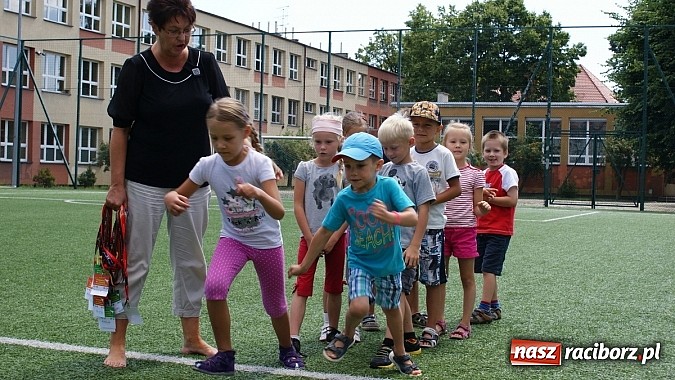 Zdjęcie w galerii na portalu naszraciborz.pl: Olimpijskie zajęcia dla dzieci w raciborskiej bibliotece z Ryszardem Wolnym wiadomości z regionu