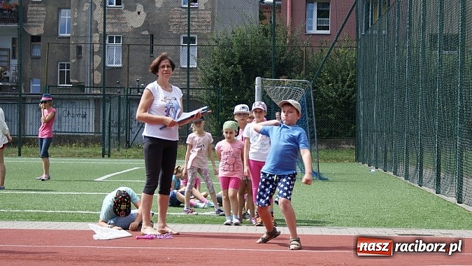 Zdjęcie w galerii na portalu naszraciborz.pl: Olimpijskie zajęcia dla dzieci w raciborskiej bibliotece z Ryszardem Wolnym wiadomości z regionu
