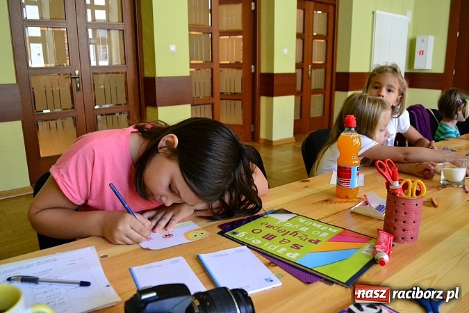 Zdjęcie w galerii na portalu naszraciborz.pl: Nauka poprzez zabawę, czyli Kamishibai  wiadomości z regionu
