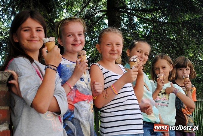 Zdjęcie w galerii na portalu naszraciborz.pl: Słoneczne zakończenie Lata z Kulturką w Kietrzu wiadomości z regionu