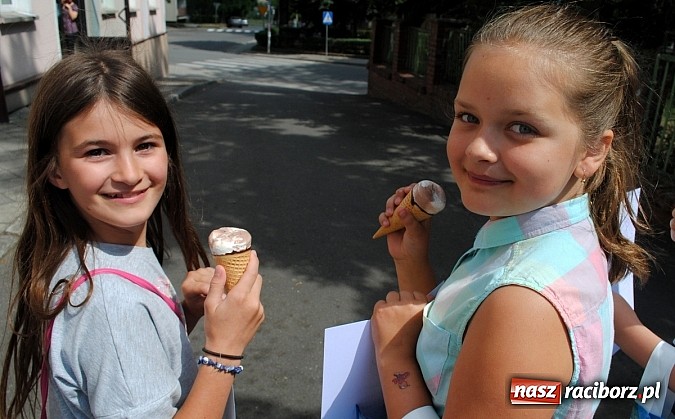 Zdjęcie w galerii na portalu naszraciborz.pl: Słoneczne zakończenie Lata z Kulturką w Kietrzu wiadomości z regionu