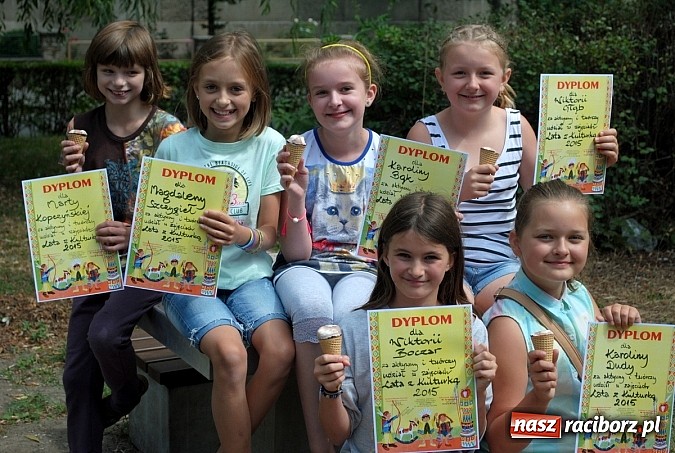 Zdjęcie w galerii na portalu naszraciborz.pl: Słoneczne zakończenie Lata z Kulturką w Kietrzu wiadomości z regionu