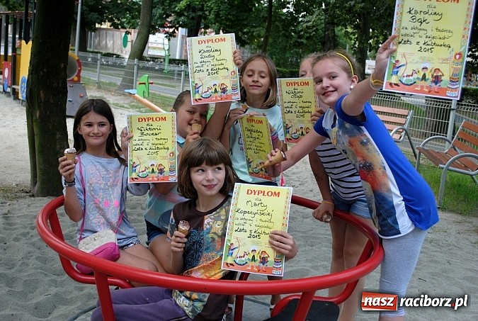 Zdjęcie w galerii na portalu naszraciborz.pl: Słoneczne zakończenie Lata z Kulturką w Kietrzu wiadomości z regionu