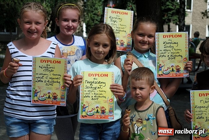 Zdjęcie w galerii na portalu naszraciborz.pl: Słoneczne zakończenie Lata z Kulturką w Kietrzu wiadomości z regionu