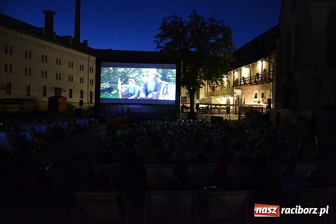 Zdjęcie w galerii na portalu naszraciborz.pl: Władca Pierścieni w zamkowej scenerii, czyli kino Allegro w Raciborzu wiadomości z regionu