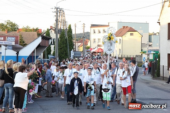Zdjęcie w galerii na portalu naszraciborz.pl: Lubomscy pielgrzymi wrócili z Jasnej Góry wiadomości z regionu