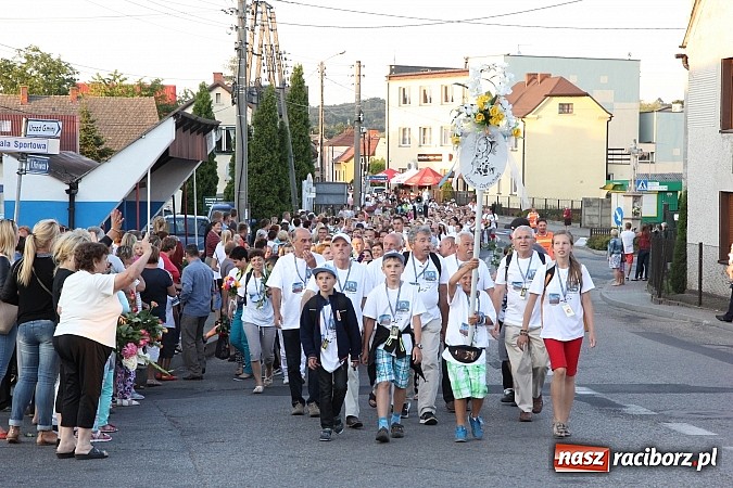 Zdjęcie w galerii na portalu naszraciborz.pl: Lubomscy pielgrzymi wrócili z Jasnej Góry wiadomości z regionu