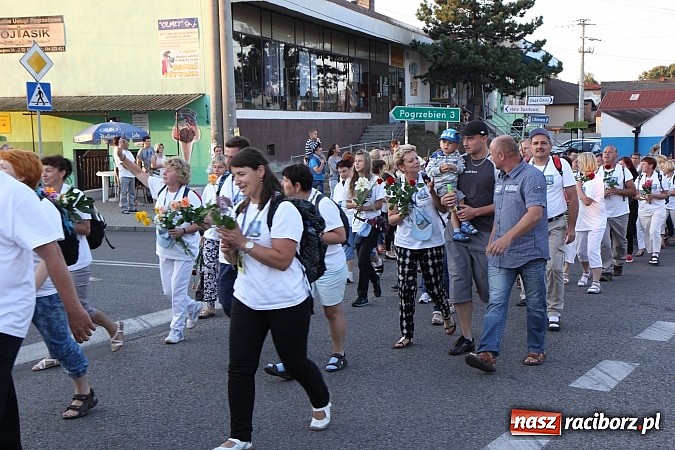 Zdjęcie w galerii na portalu naszraciborz.pl: Lubomscy pielgrzymi wrócili z Jasnej Góry wiadomości z regionu