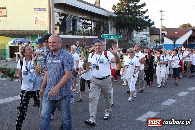 Zdjęcie w galerii na portalu naszraciborz.pl: Lubomscy pielgrzymi wrócili z Jasnej Góry wiadomości z regionu