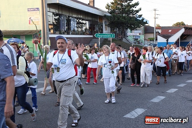 Zdjęcie w galerii na portalu naszraciborz.pl: Lubomscy pielgrzymi wrócili z Jasnej Góry wiadomości z regionu