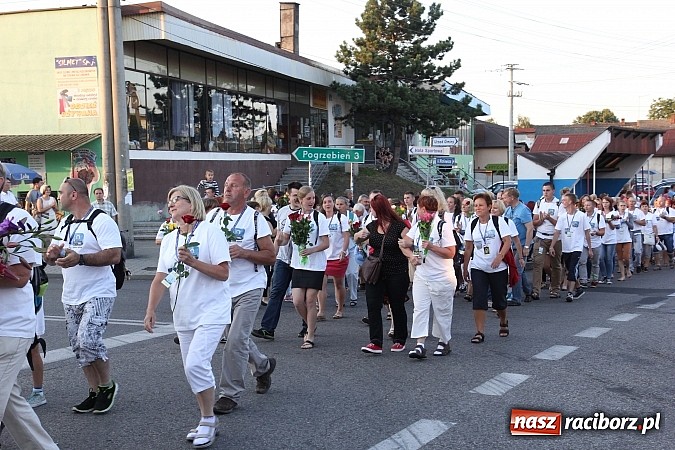 Zdjęcie w galerii na portalu naszraciborz.pl: Lubomscy pielgrzymi wrócili z Jasnej Góry wiadomości z regionu