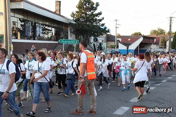 Zdjęcie w galerii na portalu naszraciborz.pl: Lubomscy pielgrzymi wrócili z Jasnej Góry wiadomości z regionu