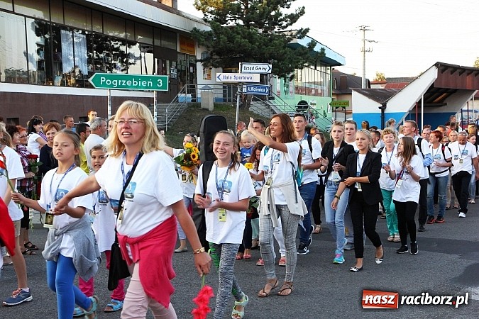 Zdjęcie w galerii na portalu naszraciborz.pl: Lubomscy pielgrzymi wrócili z Jasnej Góry wiadomości z regionu