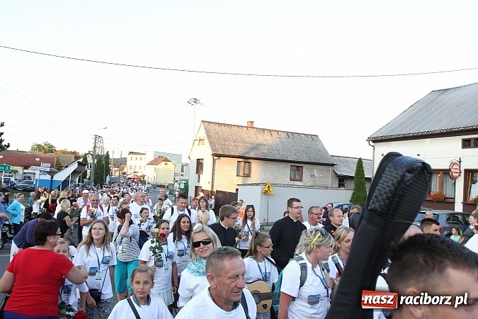 Zdjęcie w galerii na portalu naszraciborz.pl: Lubomscy pielgrzymi wrócili z Jasnej Góry wiadomości z regionu