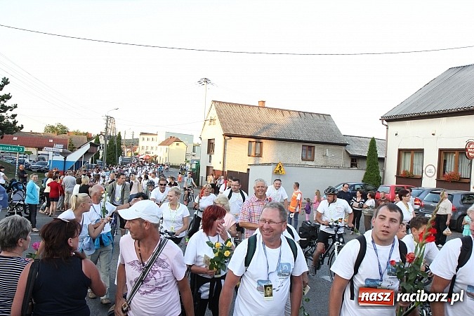 Zdjęcie w galerii na portalu naszraciborz.pl: Lubomscy pielgrzymi wrócili z Jasnej Góry wiadomości z regionu