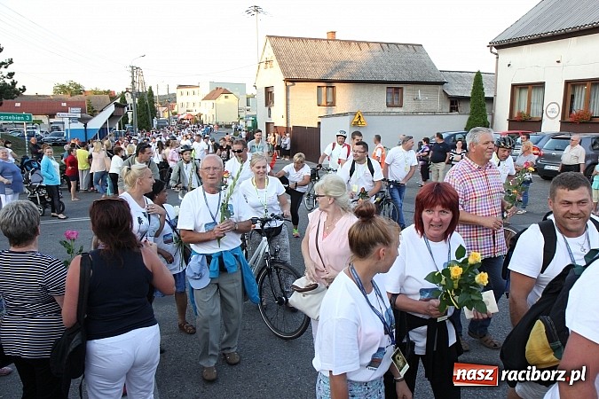 Zdjęcie w galerii na portalu naszraciborz.pl: Lubomscy pielgrzymi wrócili z Jasnej Góry wiadomości z regionu