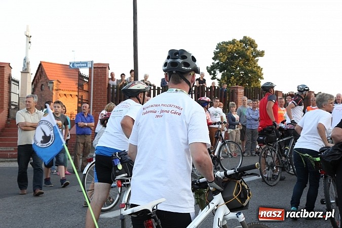 Zdjęcie w galerii na portalu naszraciborz.pl: Lubomscy pielgrzymi wrócili z Jasnej Góry wiadomości z regionu