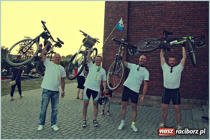 Zdjęcie w galerii na portalu naszraciborz.pl: Lubomscy pielgrzymi wrócili z Jasnej Góry wiadomości z regionu