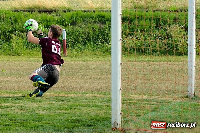 Zdjęcie w galerii na portalu naszraciborz.pl: Sparing: Pewne zwycięstwo Raszczyc w Cyprzanowie wiadomości z regionu