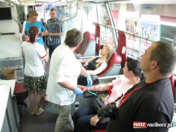 Zdjęcie w galerii na portalu naszraciborz.pl: W Tworkowie honorowo oddawali krew wiadomości z regionu