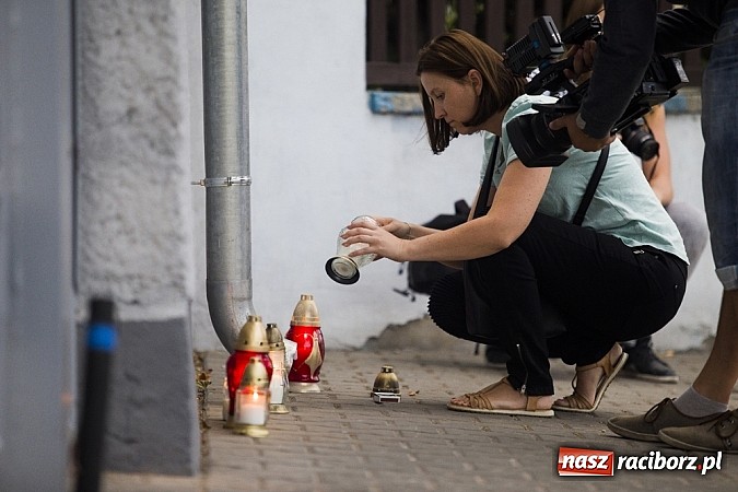 Zdjęcie w galerii na portalu naszraciborz.pl: Milczący protest raciborzan pod mleczarnią wiadomości z regionu