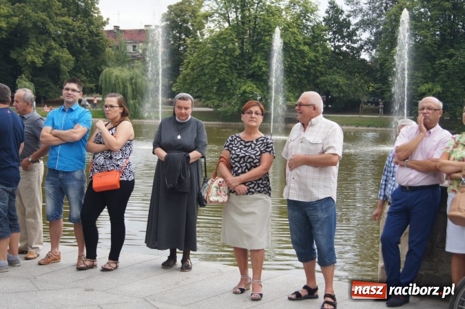 Zdjęcie w galerii na portalu naszraciborz.pl: Fantastyczny Kurcbend zagrał w Parku Roth  wiadomości z regionu