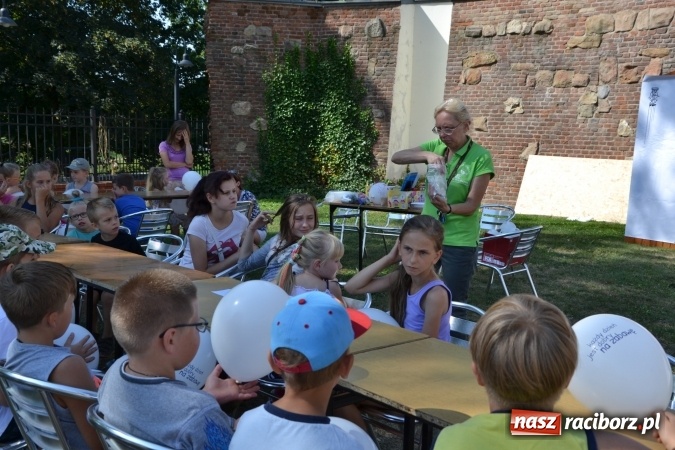 Zdjęcie w galerii na portalu naszraciborz.pl: Letnia Akcja Zamkowe Zuchy 2015 ruszyła na zamku  wiadomości z regionu