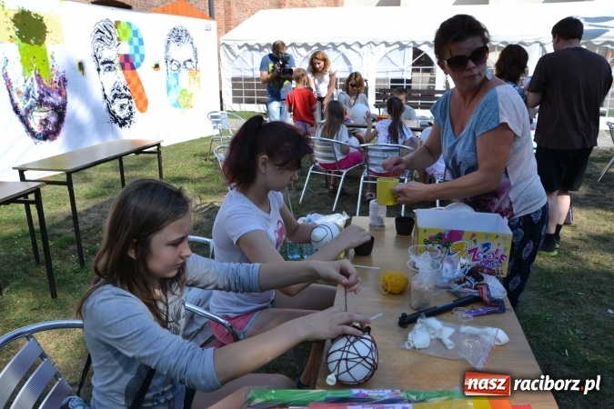 Zdjęcie w galerii na portalu naszraciborz.pl: Letnia Akcja Zamkowe Zuchy 2015 ruszyła na zamku  wiadomości z regionu
