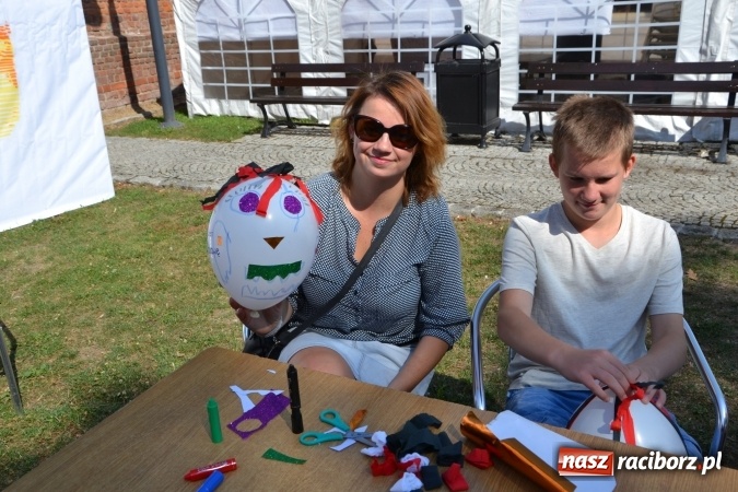 Zdjęcie w galerii na portalu naszraciborz.pl: Letnia Akcja Zamkowe Zuchy 2015 ruszyła na zamku  wiadomości z regionu