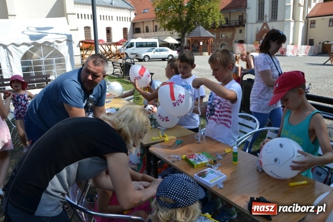 Zdjęcie w galerii na portalu naszraciborz.pl: Letnia Akcja Zamkowe Zuchy 2015 ruszyła na zamku  wiadomości z regionu