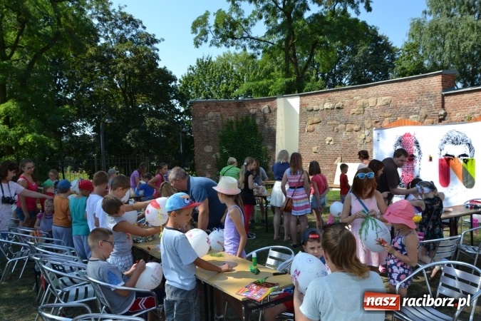 Zdjęcie w galerii na portalu naszraciborz.pl: Letnia Akcja Zamkowe Zuchy 2015 ruszyła na zamku  wiadomości z regionu