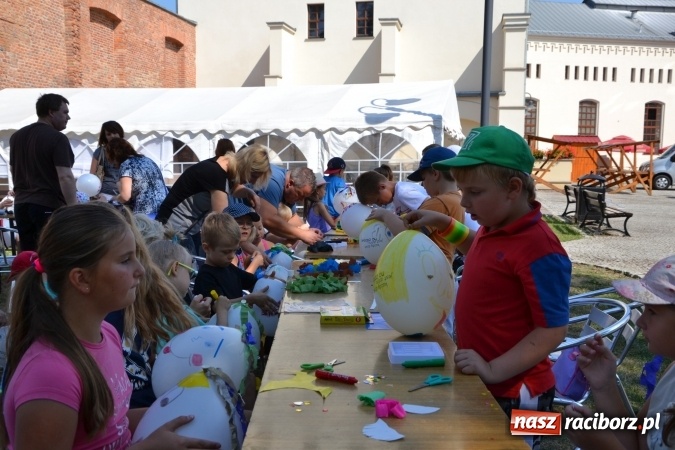 Zdjęcie w galerii na portalu naszraciborz.pl: Letnia Akcja Zamkowe Zuchy 2015 ruszyła na zamku  wiadomości z regionu