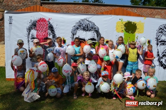 Zdjęcie w galerii na portalu naszraciborz.pl: Letnia Akcja Zamkowe Zuchy 2015 ruszyła na zamku  wiadomości z regionu