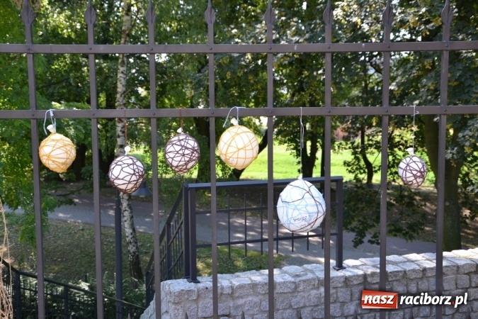 Zdjęcie w galerii na portalu naszraciborz.pl: Letnia Akcja Zamkowe Zuchy 2015 ruszyła na zamku  wiadomości z regionu