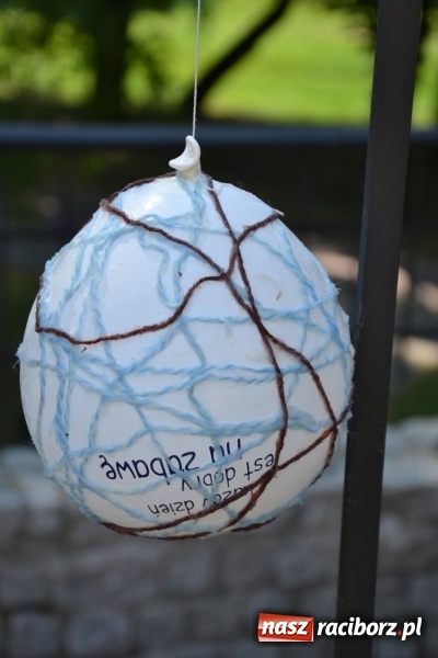 Zdjęcie w galerii na portalu naszraciborz.pl: Letnia Akcja Zamkowe Zuchy 2015 ruszyła na zamku  wiadomości z regionu