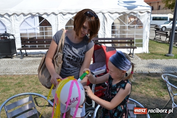 Zdjęcie w galerii na portalu naszraciborz.pl: Letnia Akcja Zamkowe Zuchy 2015 ruszyła na zamku  wiadomości z regionu