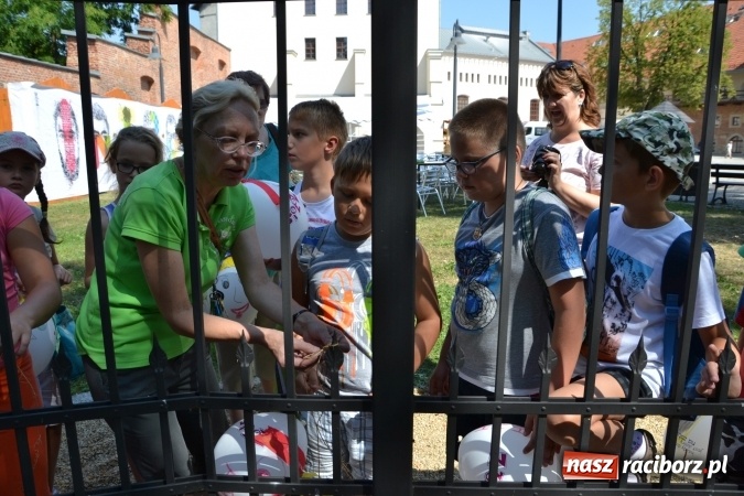 Zdjęcie w galerii na portalu naszraciborz.pl: Letnia Akcja Zamkowe Zuchy 2015 ruszyła na zamku  wiadomości z regionu