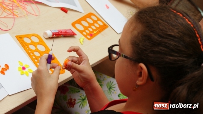 Zdjęcie w galerii na portalu naszraciborz.pl: Warsztaty z wyobraźnią – quilling wiadomości z regionu