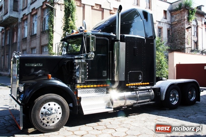 Zdjęcie w galerii na portalu naszraciborz.pl: Raciborzanin jest właścicielem ciężarówki Kenworth – jednej z dwóch znajdujących się w Polsce  wiadomości z regionu