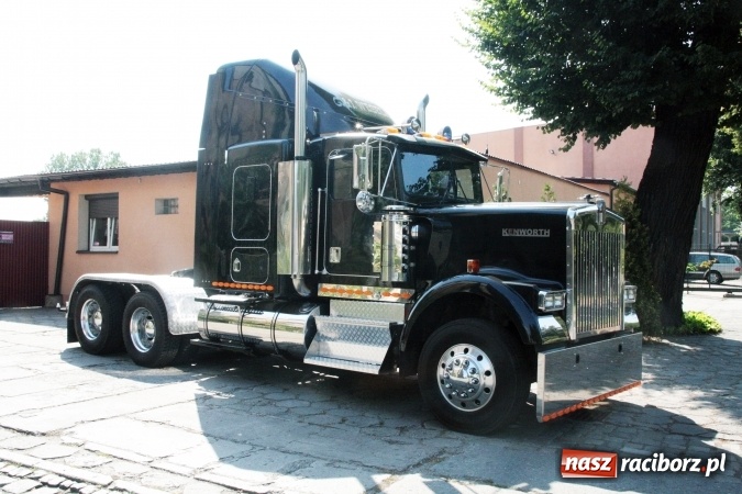 Zdjęcie w galerii na portalu naszraciborz.pl: Raciborzanin jest właścicielem ciężarówki Kenworth – jednej z dwóch znajdujących się w Polsce  wiadomości z regionu