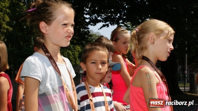 Zdjęcie w galerii na portalu naszraciborz.pl: Lato z Biblioteką w świecie dinozaurów wiadomości z regionu