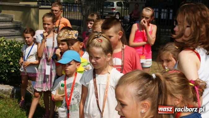 Zdjęcie w galerii na portalu naszraciborz.pl: Lato z Biblioteką w świecie dinozaurów wiadomości z regionu