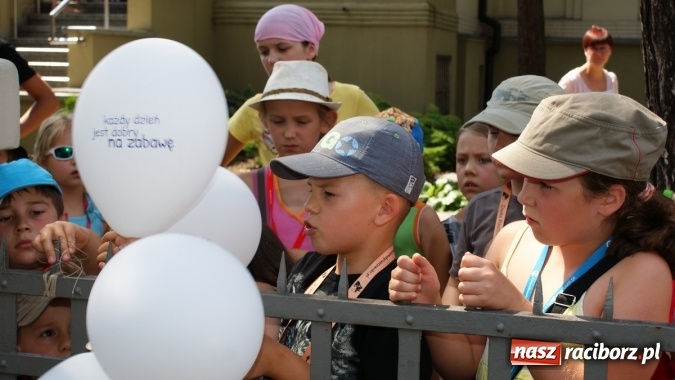 Zdjęcie w galerii na portalu naszraciborz.pl: Lato z Biblioteką w świecie dinozaurów wiadomości z regionu